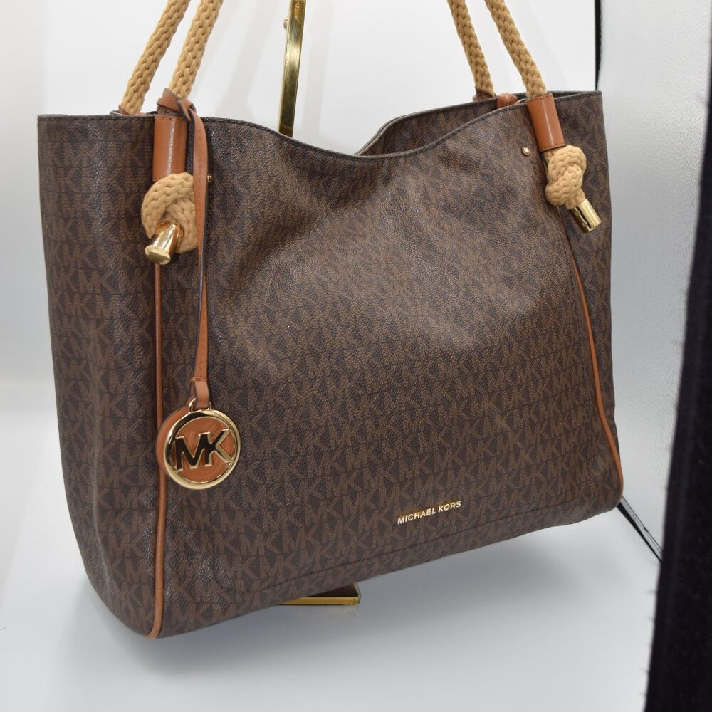 Michael Kors Isla Large Tote in Signature Brown